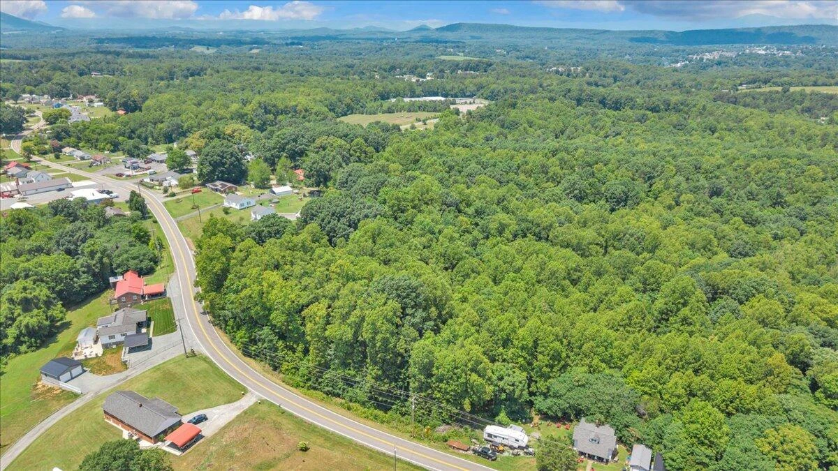 585 Doe Run RD - Photo 6