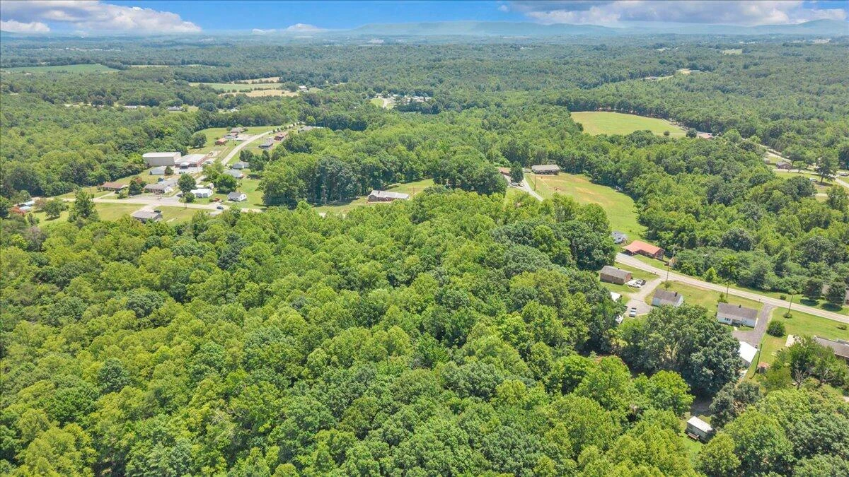 585 Doe Run RD - Photo 8