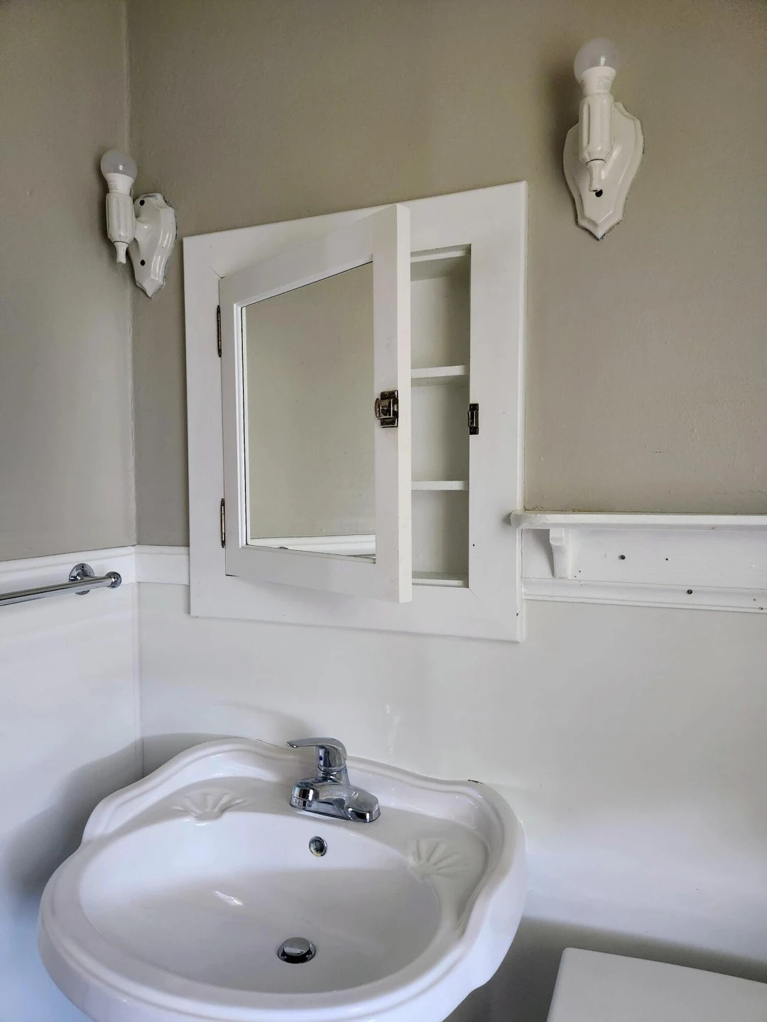 2708 Chatham ST NW - Photo 20