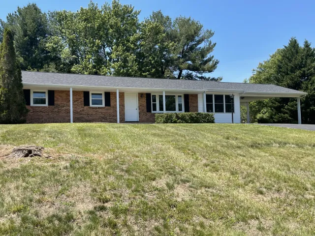 1018 Woodhaven DR
