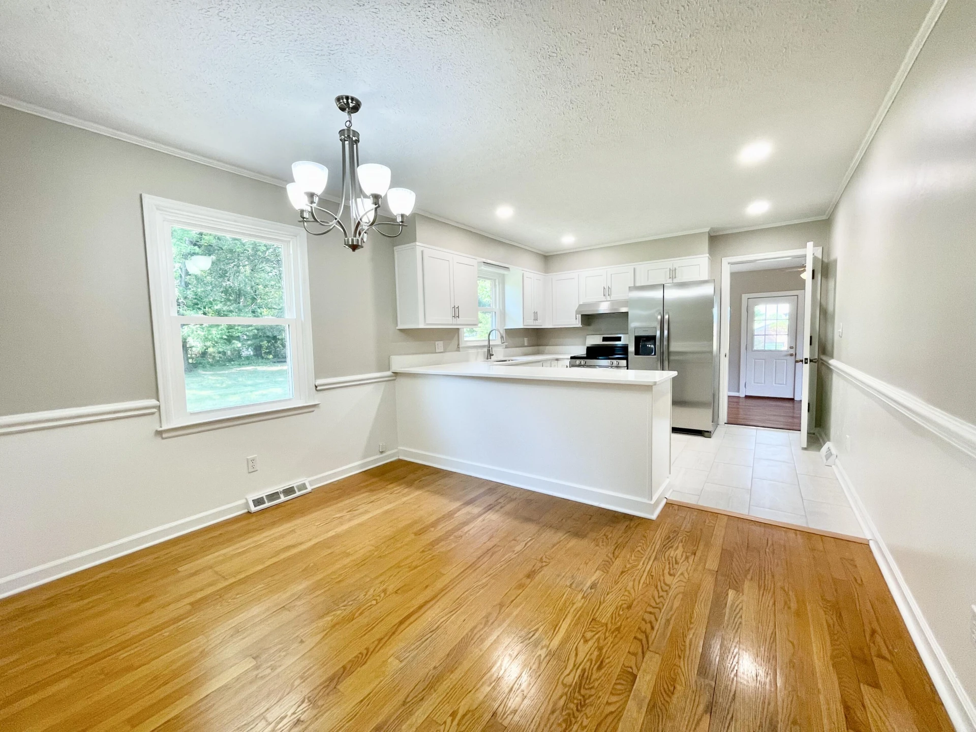 1018 Woodhaven DR - Photo 11