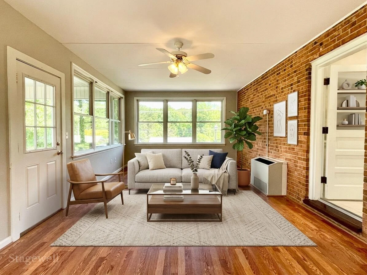 1018 Woodhaven DR - Photo 2