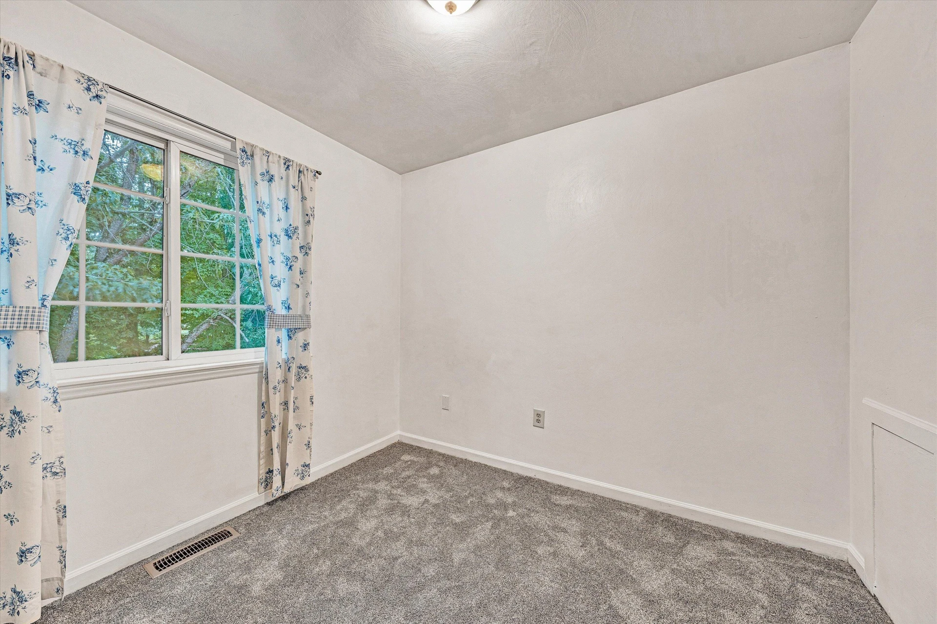 5110 Stewartsville RD - Photo 13