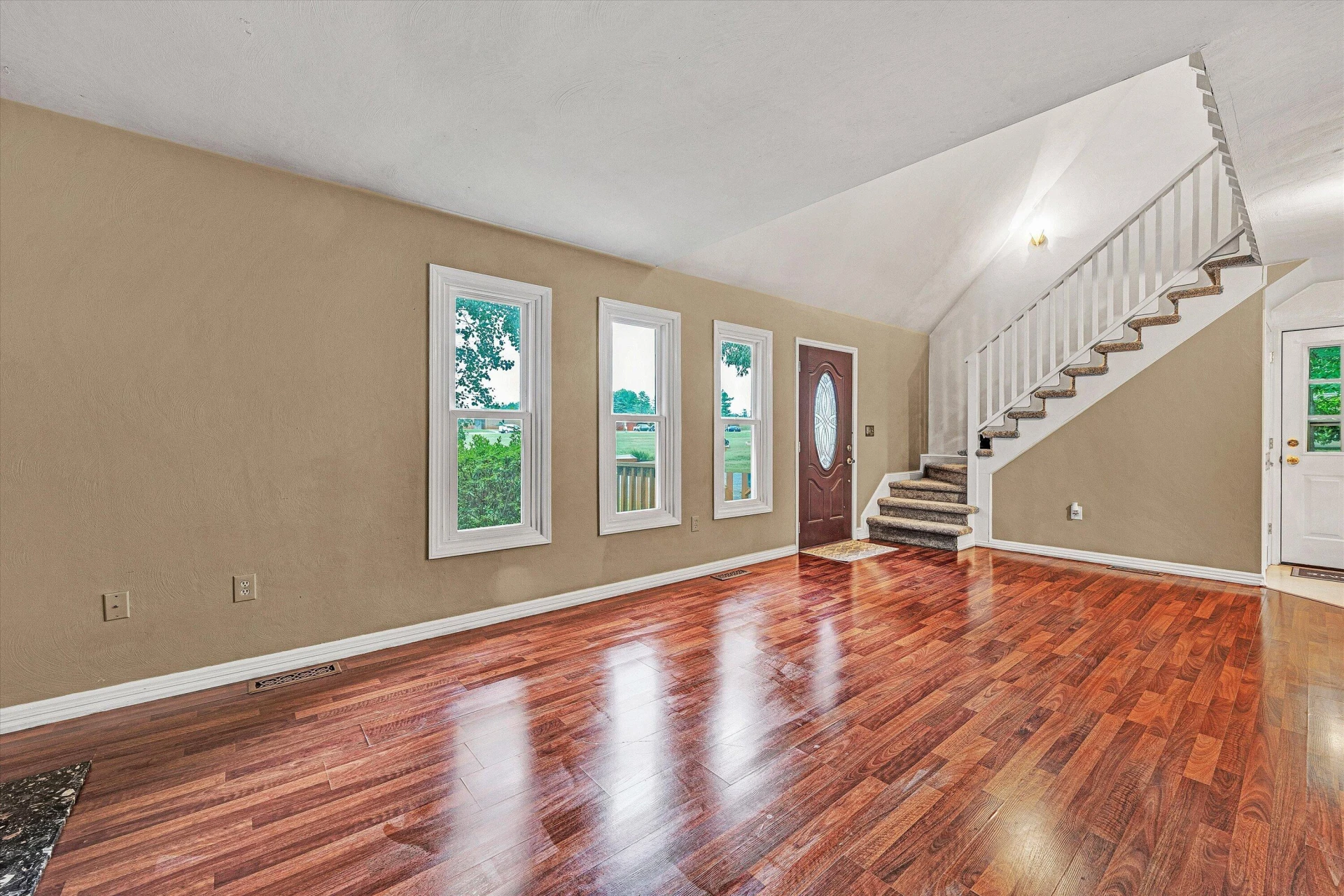 5110 Stewartsville RD - Photo 4