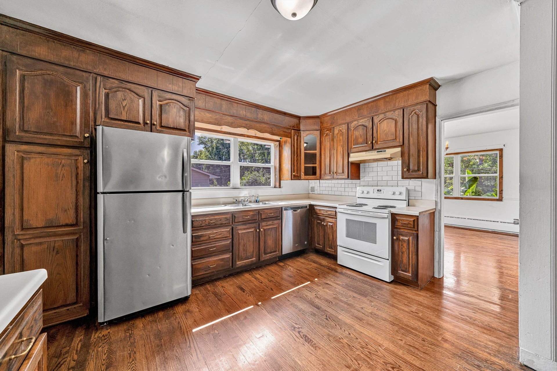 2362 W Riverside DR - Photo 11