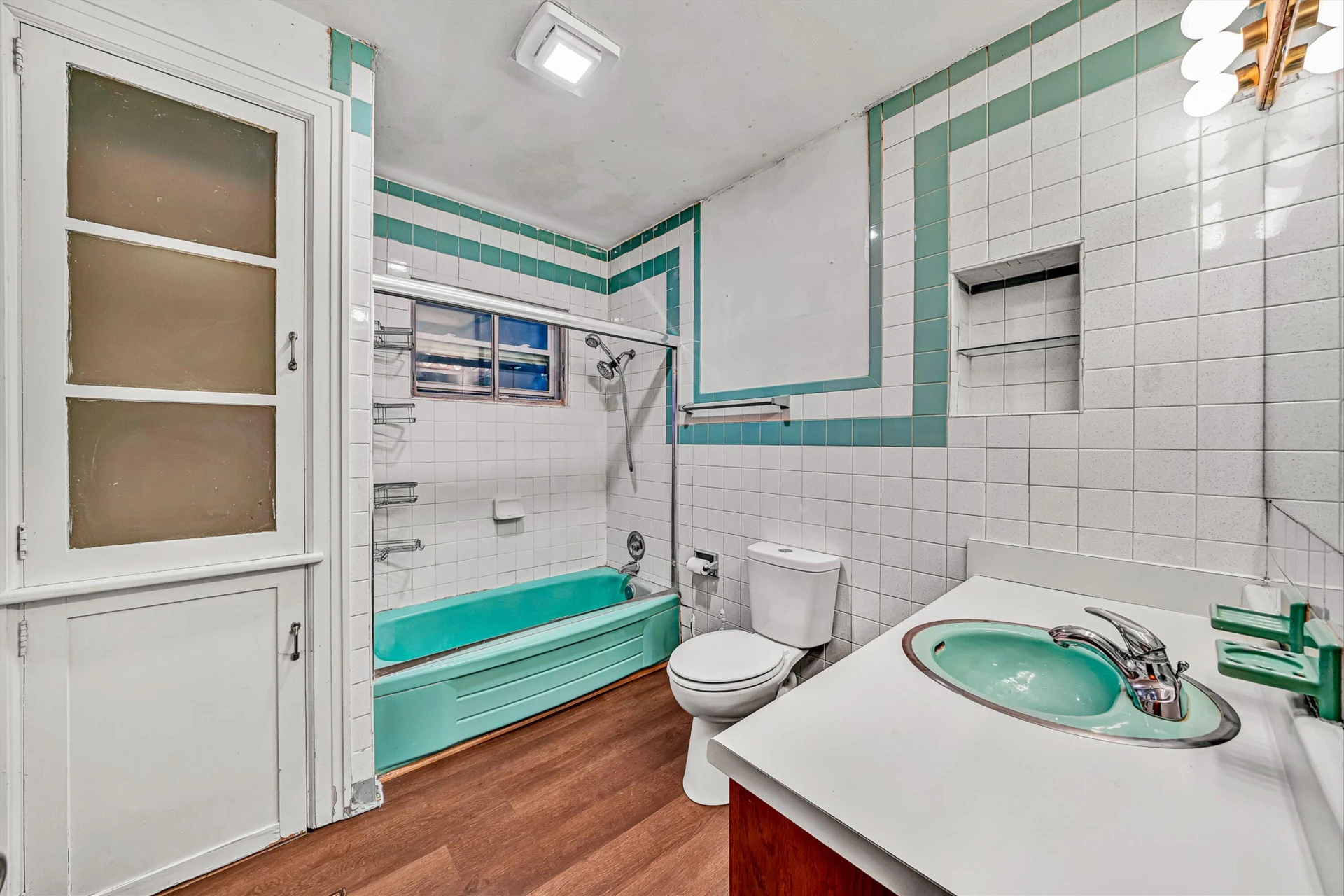 2362 W Riverside DR - Photo 14