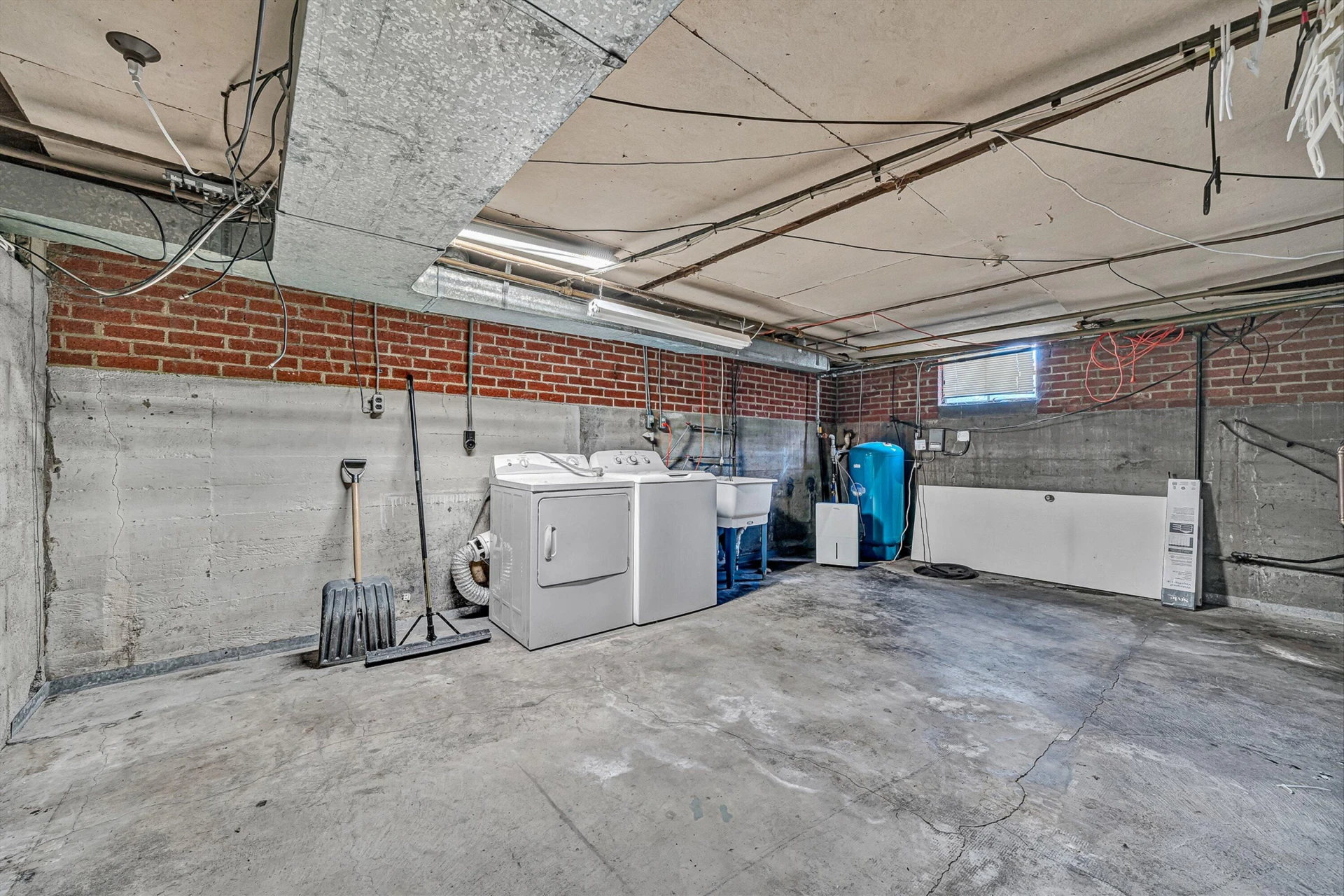 2362 W Riverside DR - Photo 28
