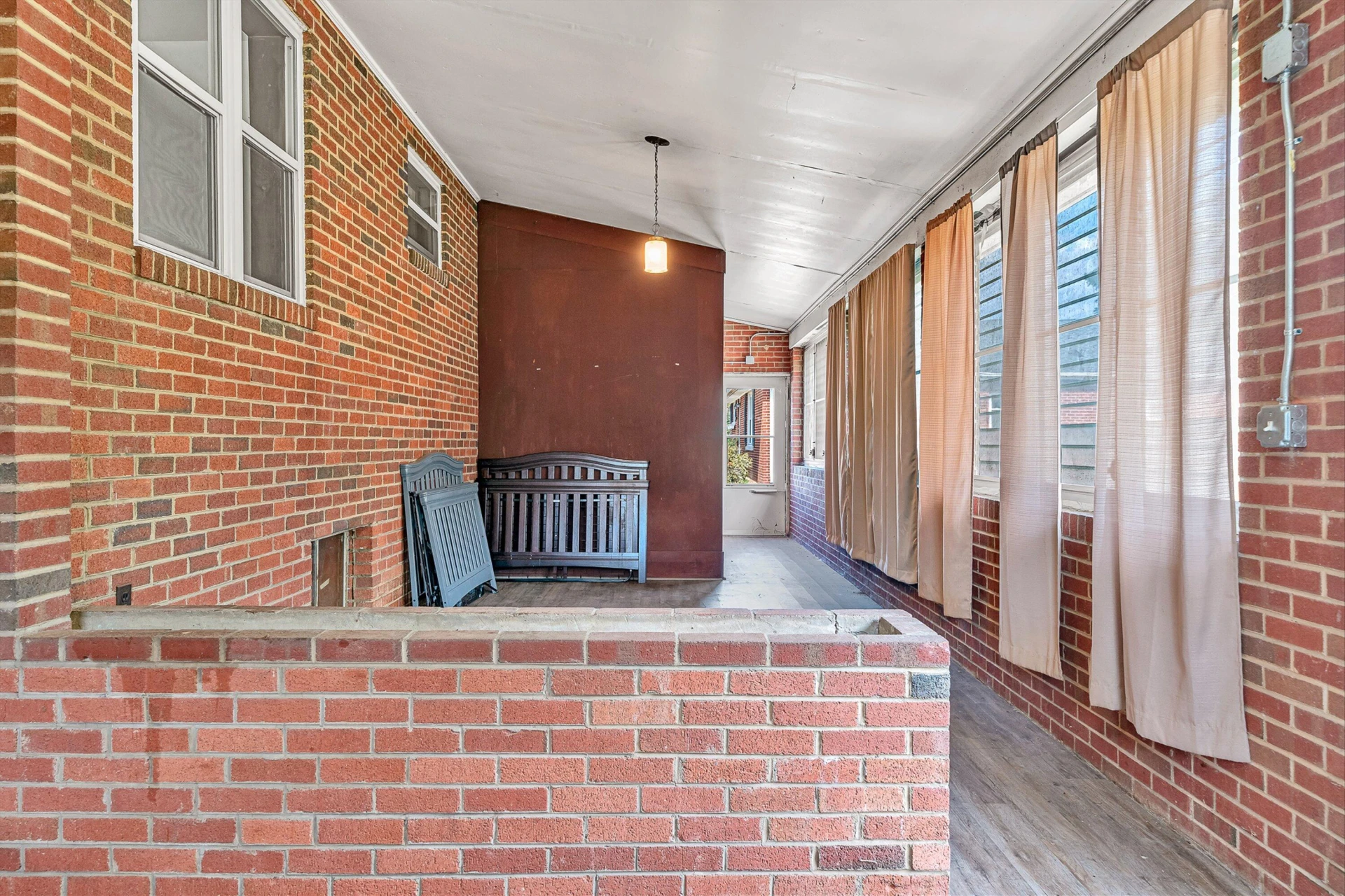 2362 W Riverside DR - Photo 31