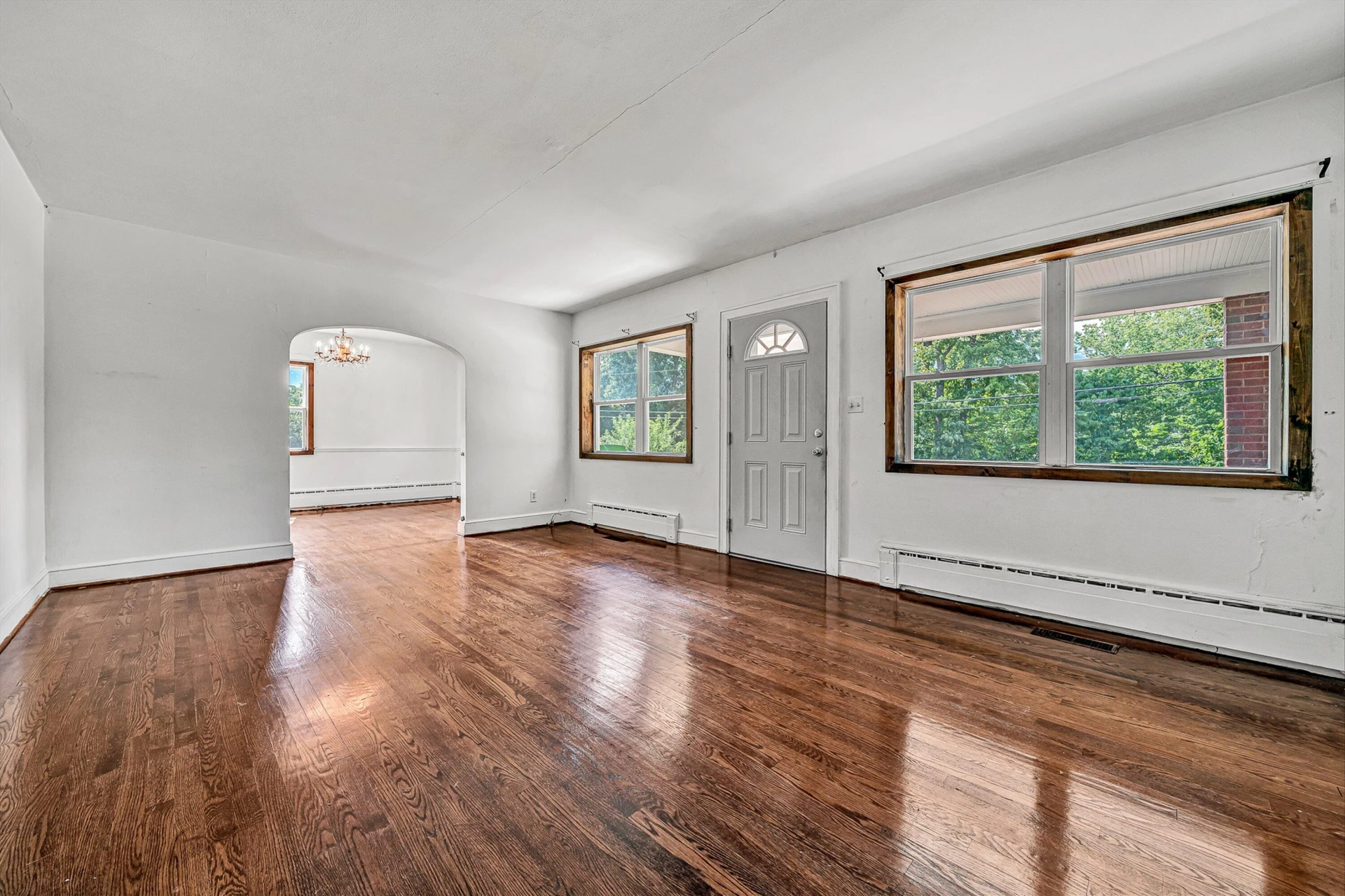 2362 W Riverside DR - Photo 5