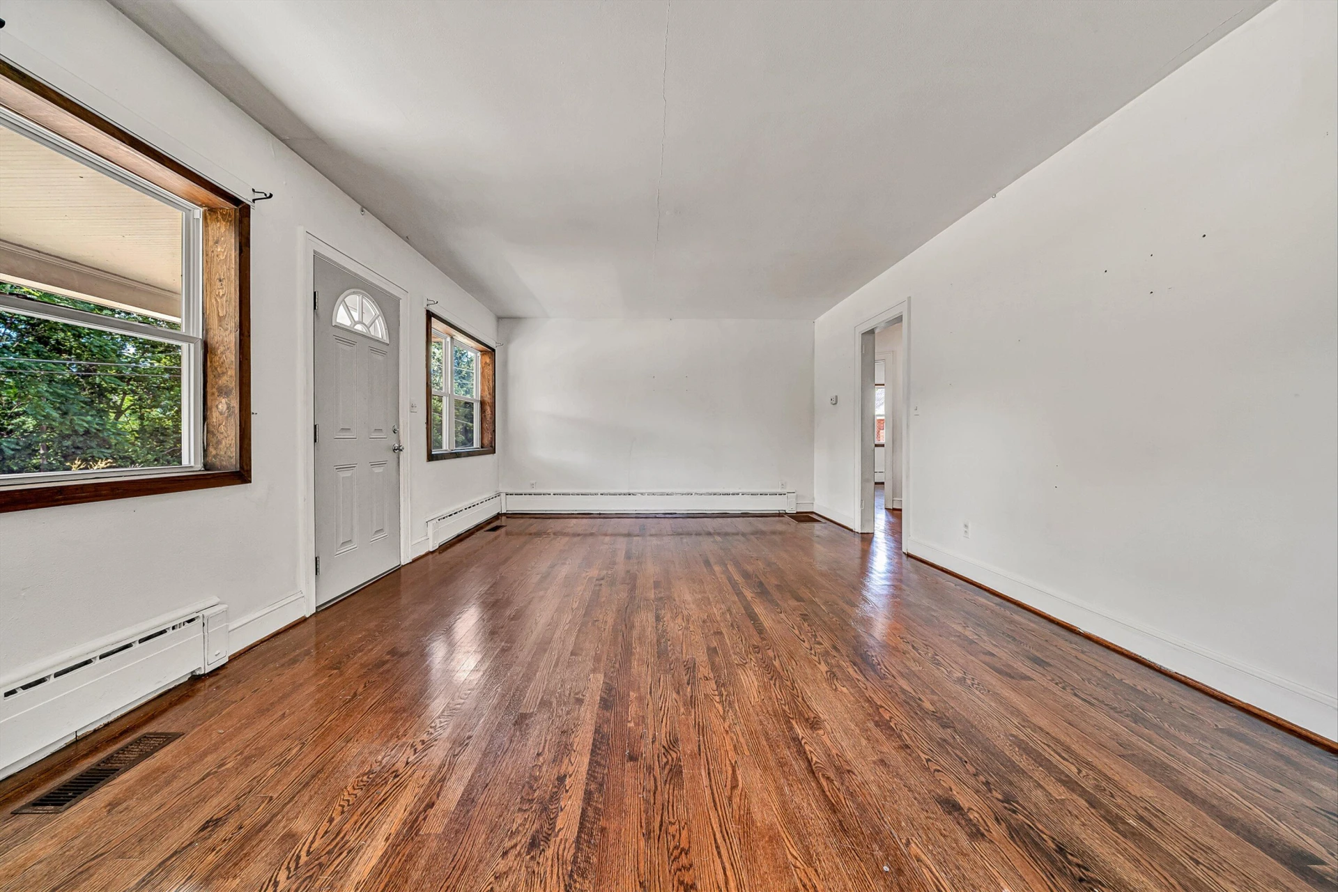 2362 W Riverside DR - Photo 7