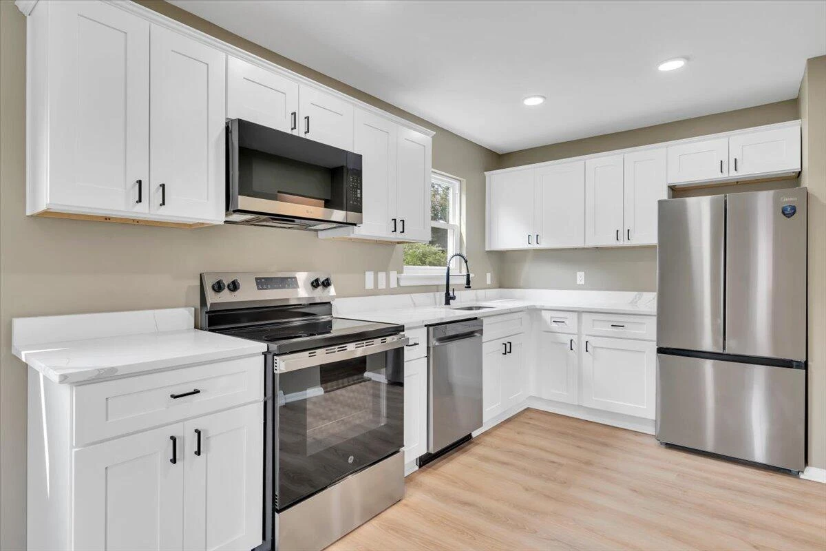 3818 Troutland AVE NW - Photo 16