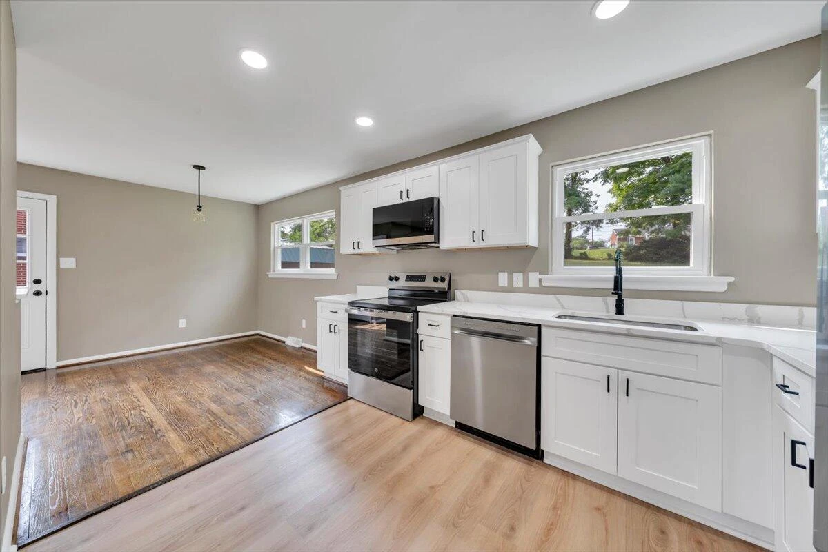 3818 Troutland AVE NW - Photo 18