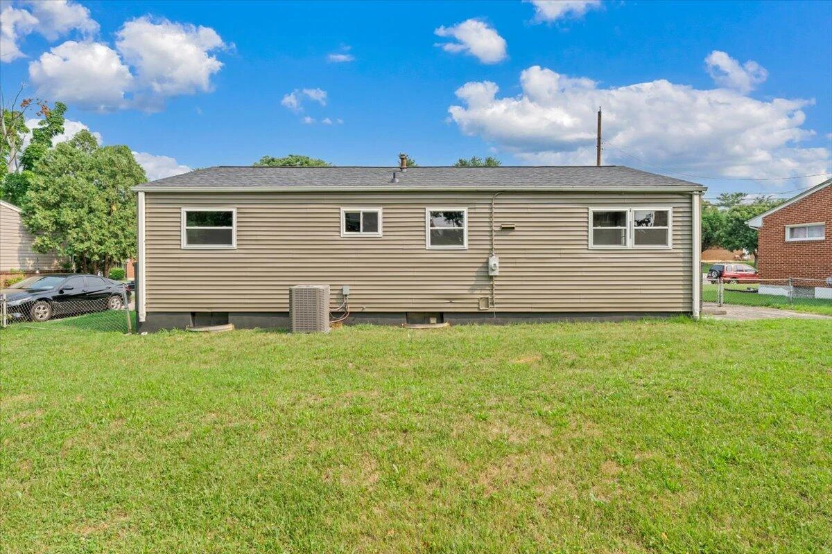 3818 Troutland AVE NW - Photo 34