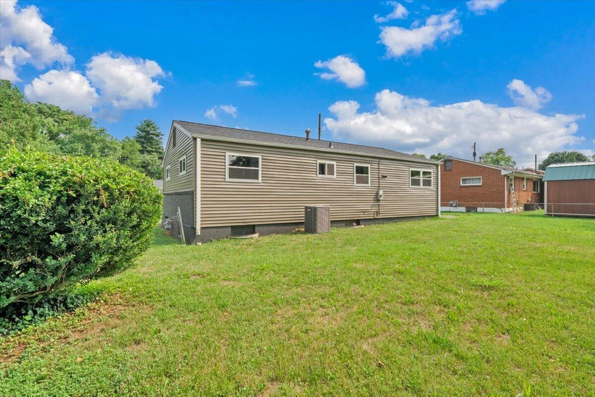 3818 Troutland AVE NW - Photo 37