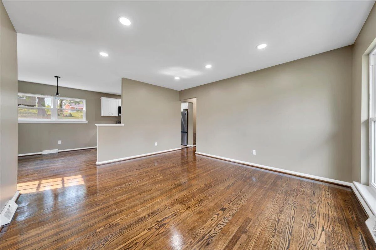 3818 Troutland AVE NW - Photo 7