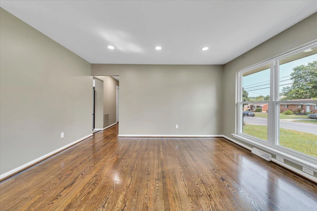 3818 Troutland AVE NW - Photo 8