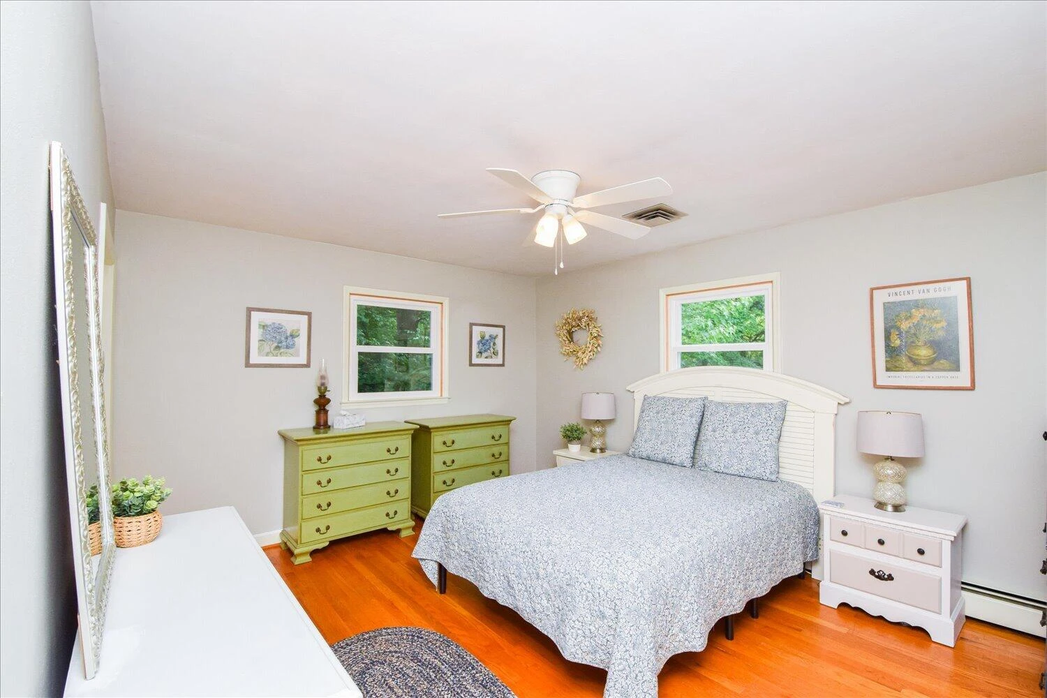 852 Austin AVE - Photo 11