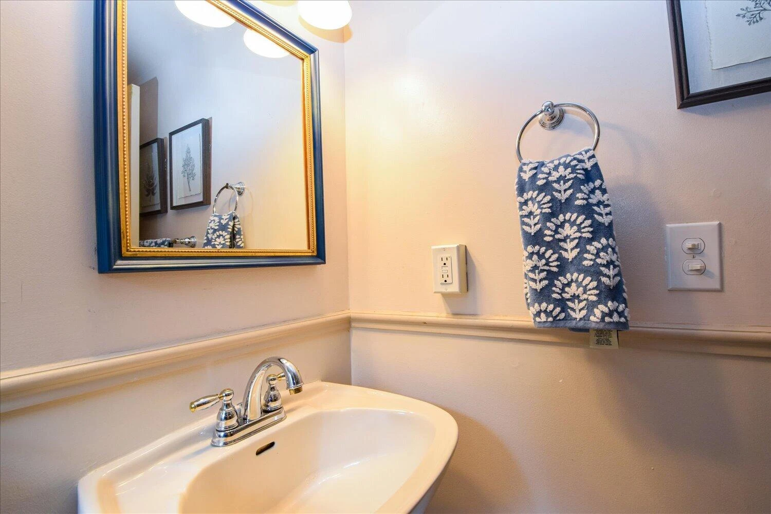 852 Austin AVE - Photo 16
