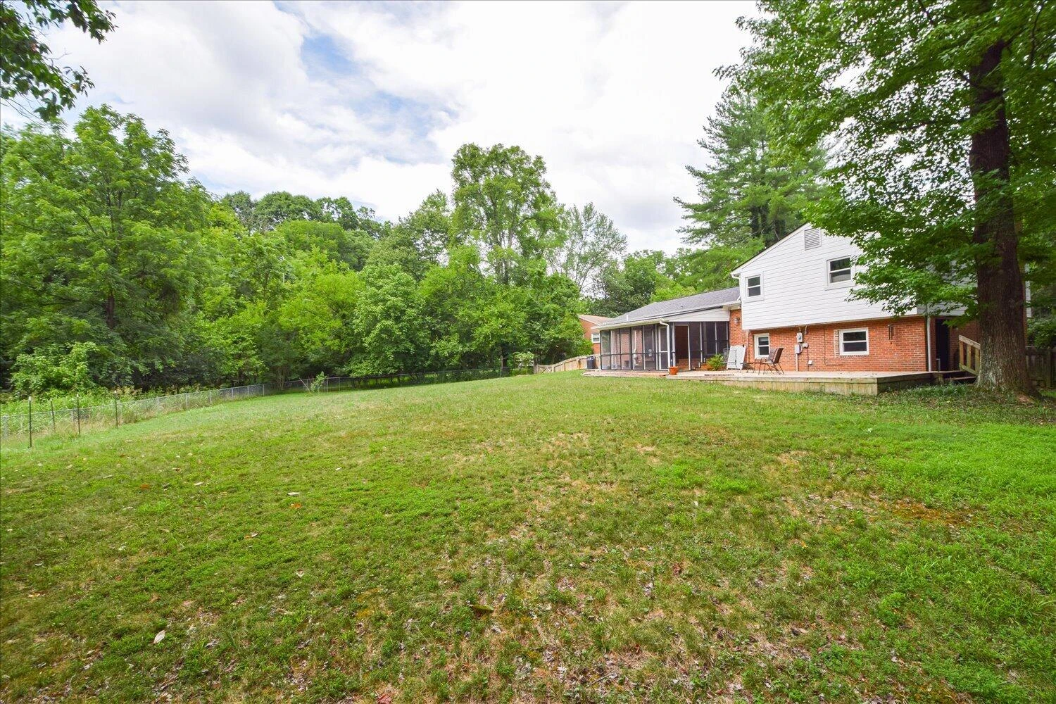 852 Austin AVE - Photo 21