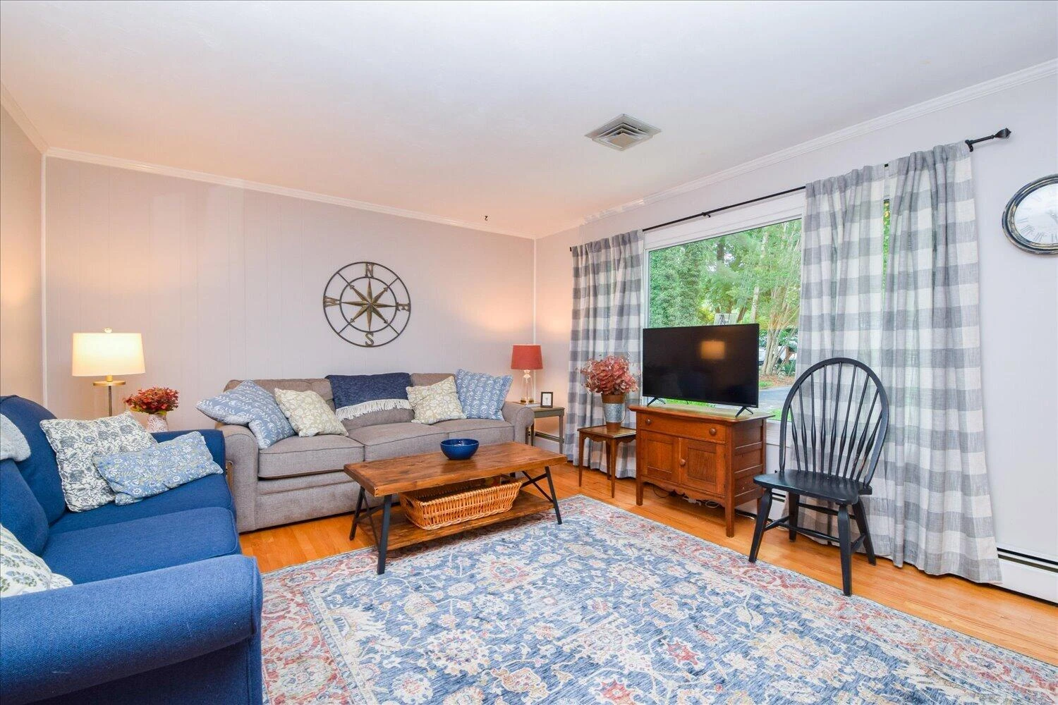 852 Austin AVE - Photo 3