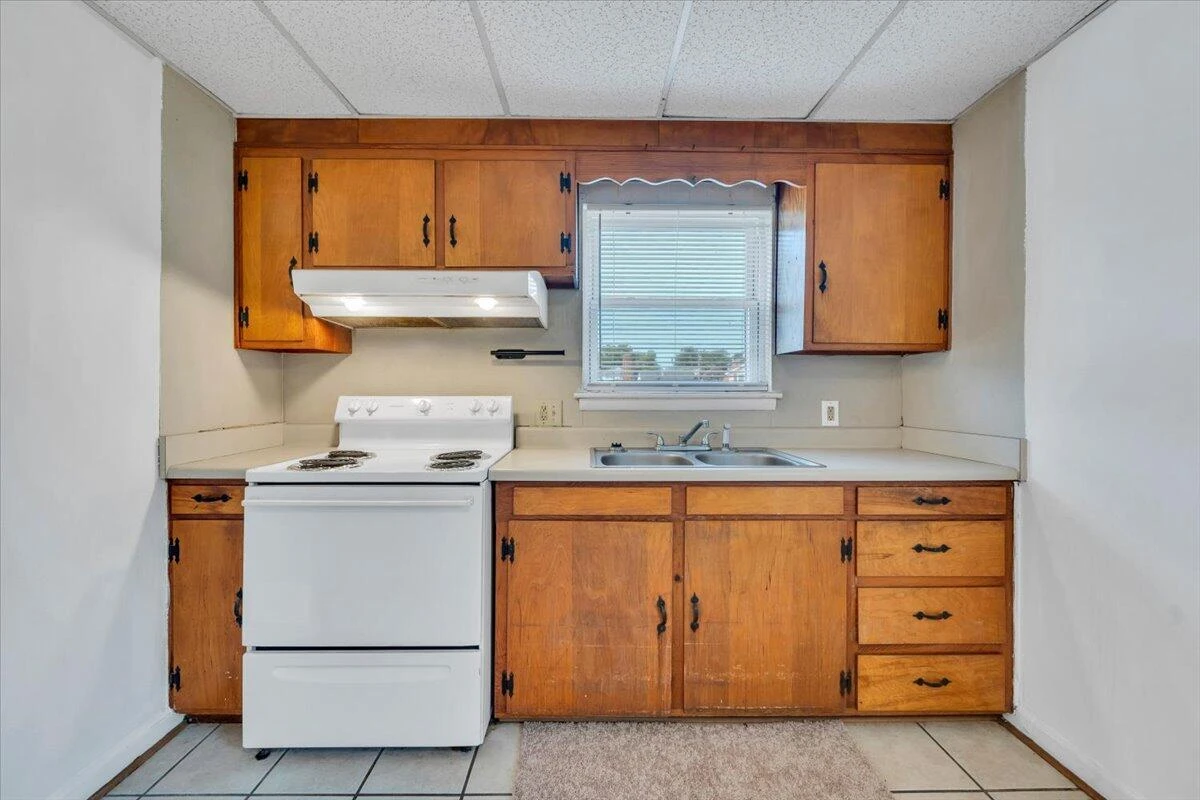 1016 Woodrow AVE SE - Photo 11