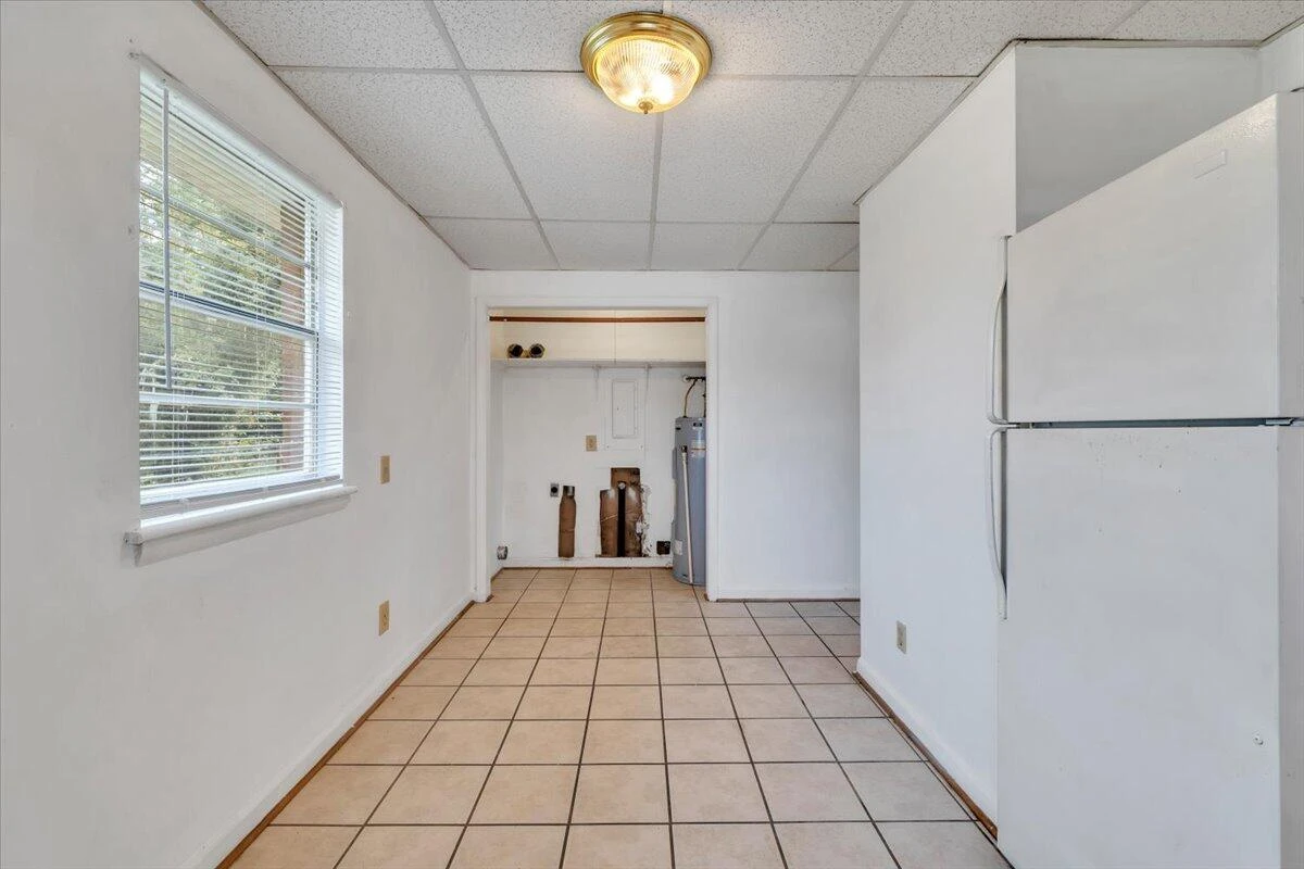 1016 Woodrow AVE SE - Photo 12