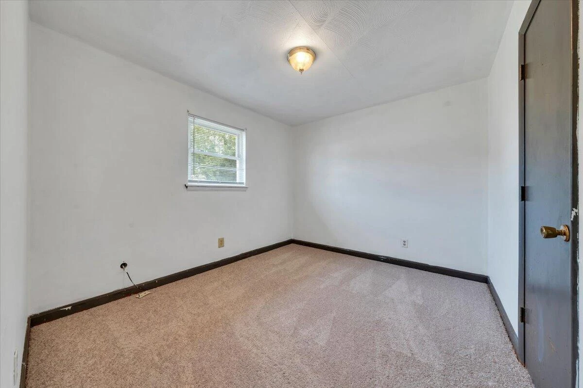 1016 Woodrow AVE SE - Photo 17