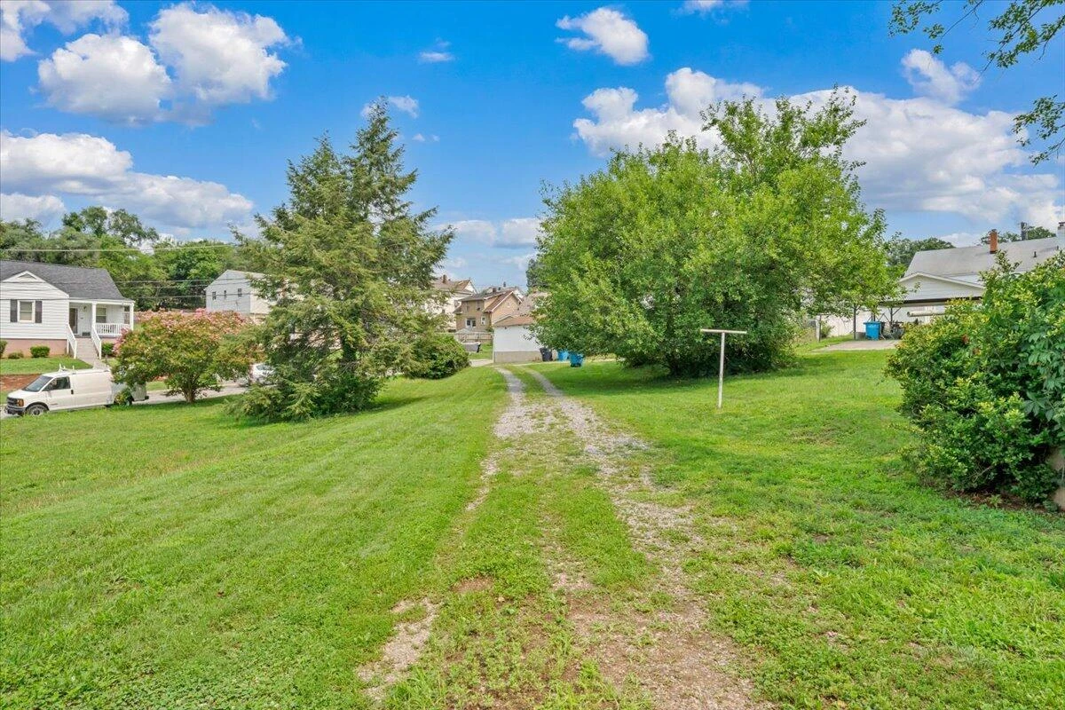 1016 Woodrow AVE SE - Photo 18