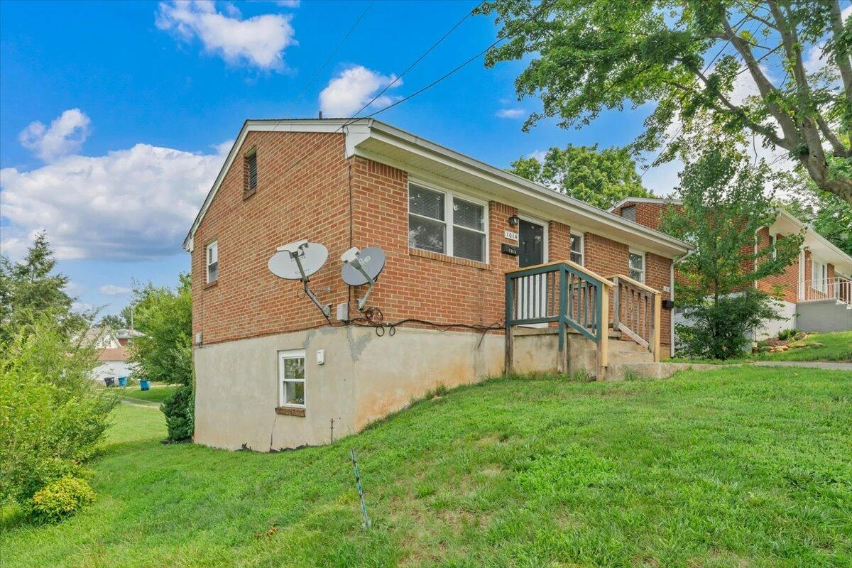1016 Woodrow AVE SE - Photo 23