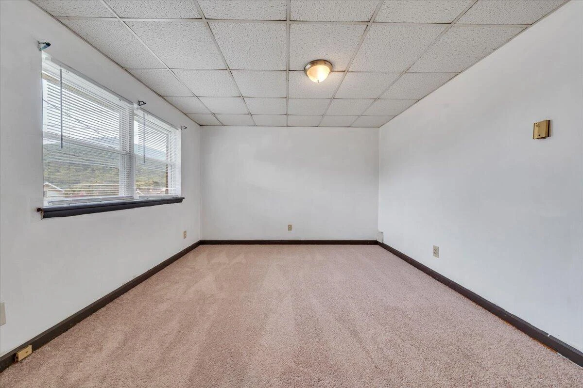 1016 Woodrow AVE SE - Photo 4