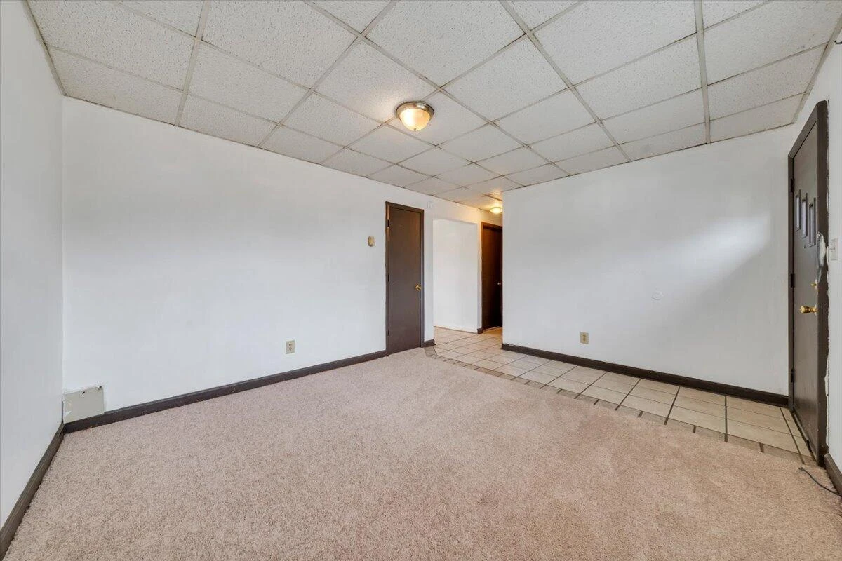 1016 Woodrow AVE SE - Photo 5