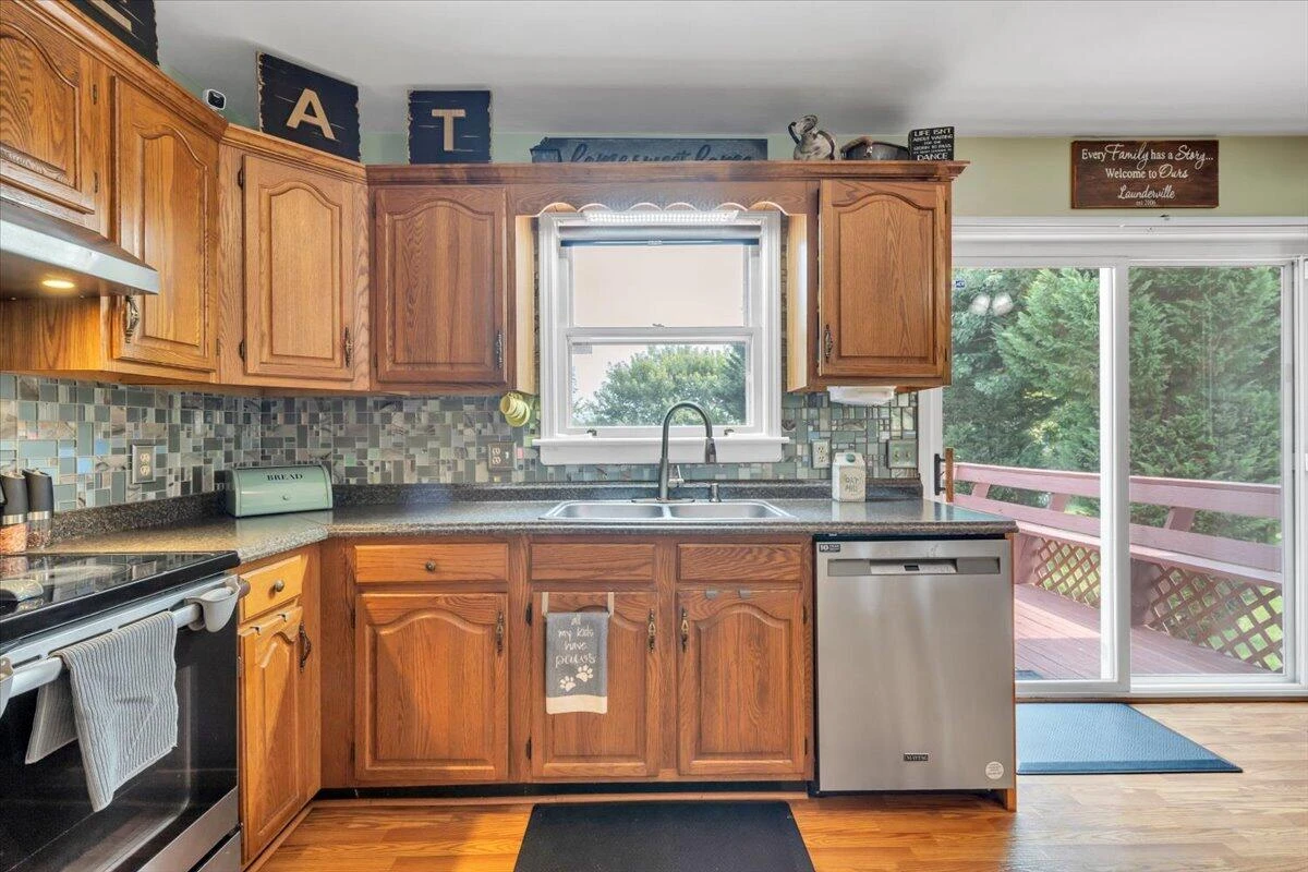 1112 Tipton AVE SE - Photo 12