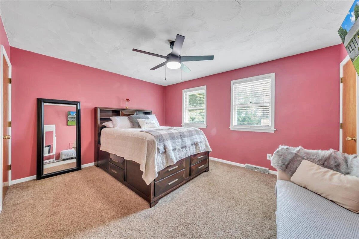 1112 Tipton AVE SE - Photo 17