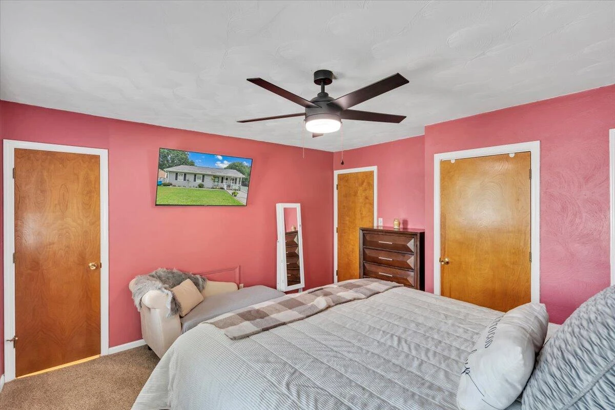 1112 Tipton AVE SE - Photo 18