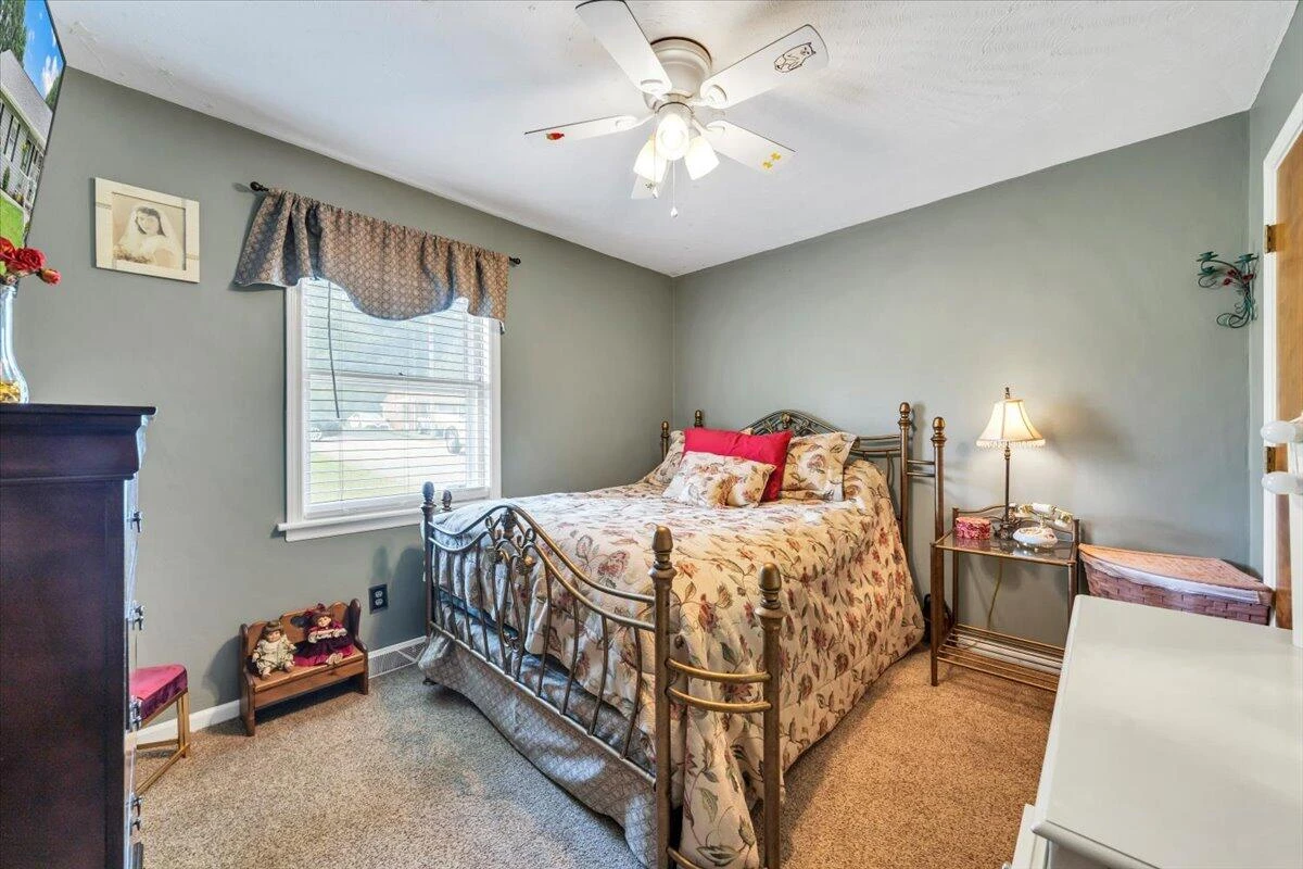 1112 Tipton AVE SE - Photo 20