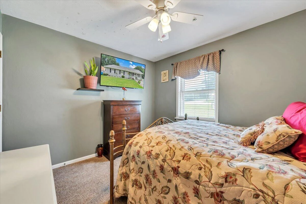1112 Tipton AVE SE - Photo 21
