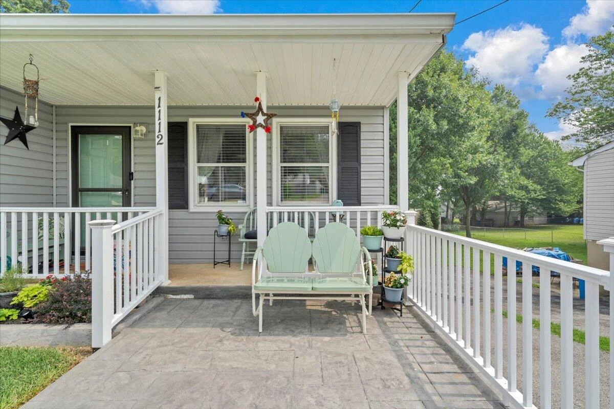 1112 Tipton AVE SE - Photo 3