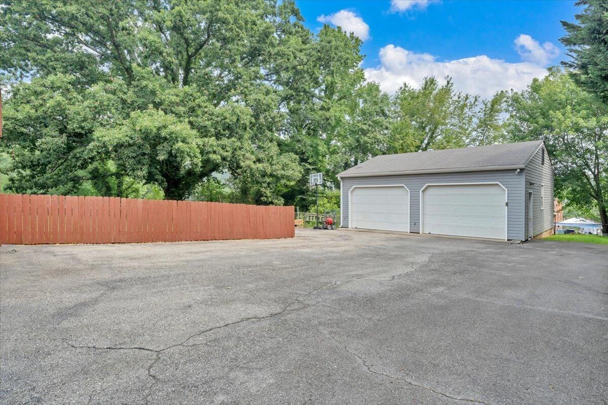 1112 Tipton AVE SE - Photo 46