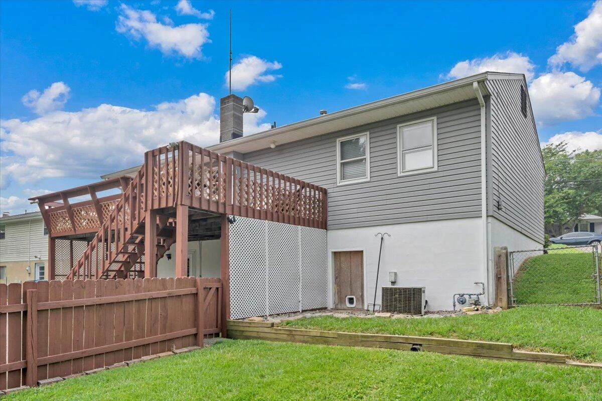 1112 Tipton AVE SE - Photo 49
