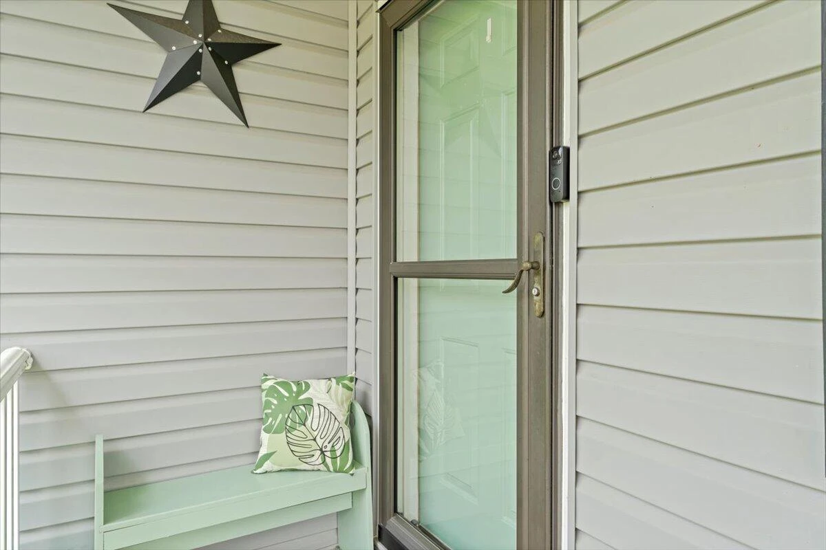 1112 Tipton AVE SE - Photo 6
