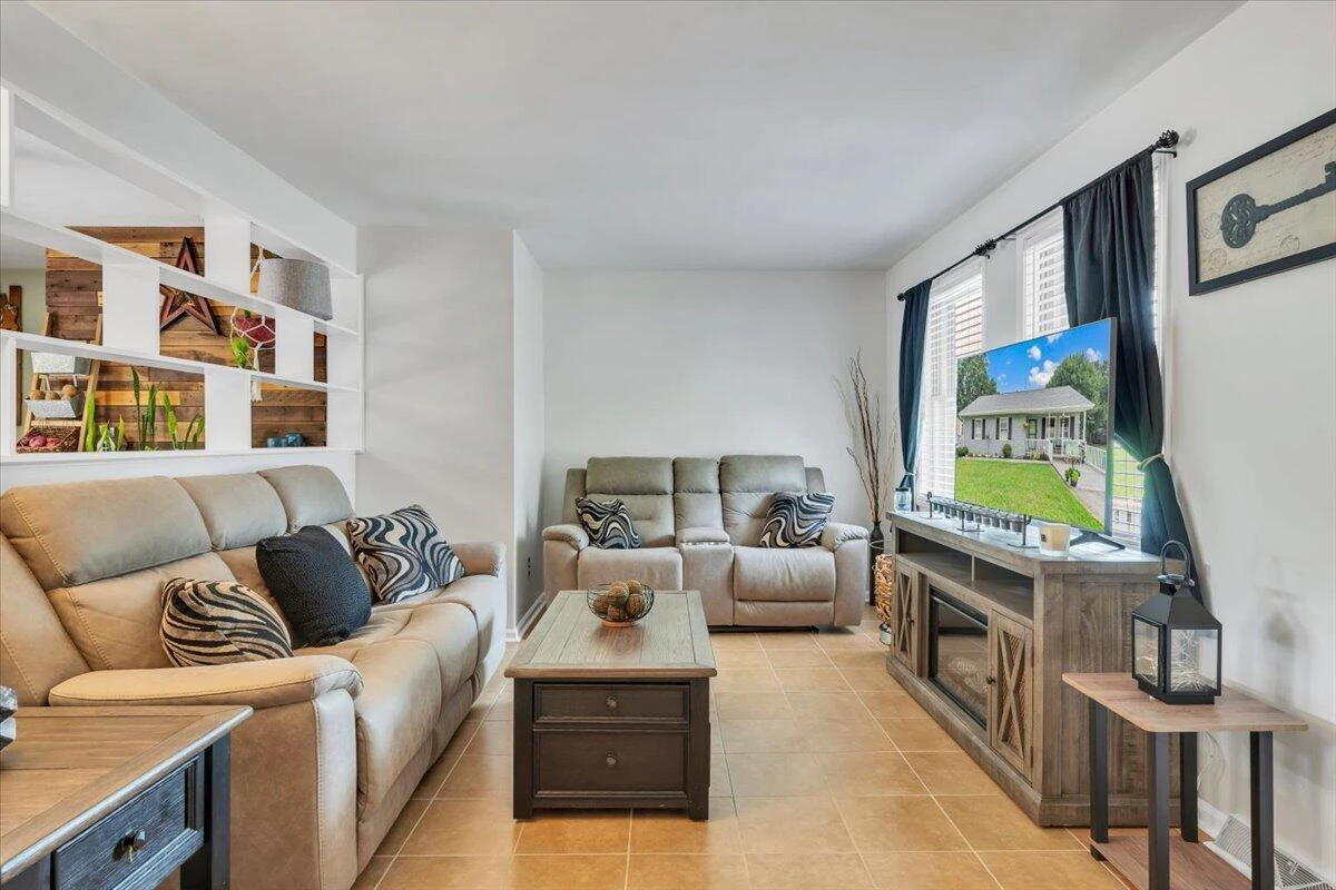 1112 Tipton AVE SE - Photo 8