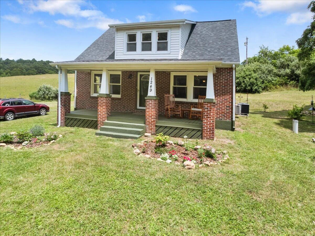 1249 Easy DR NW - Photo 4