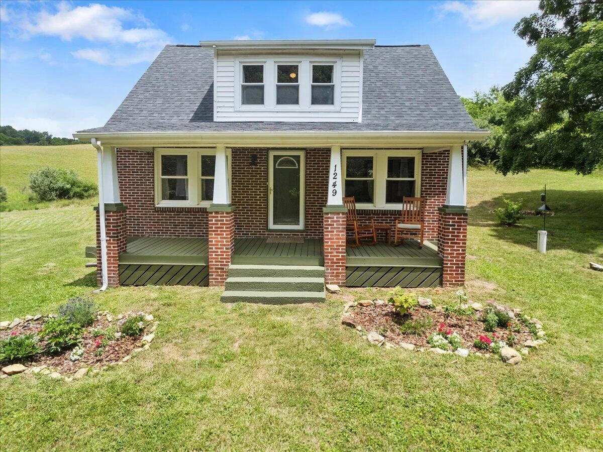 1249 Easy DR NW - Photo 5