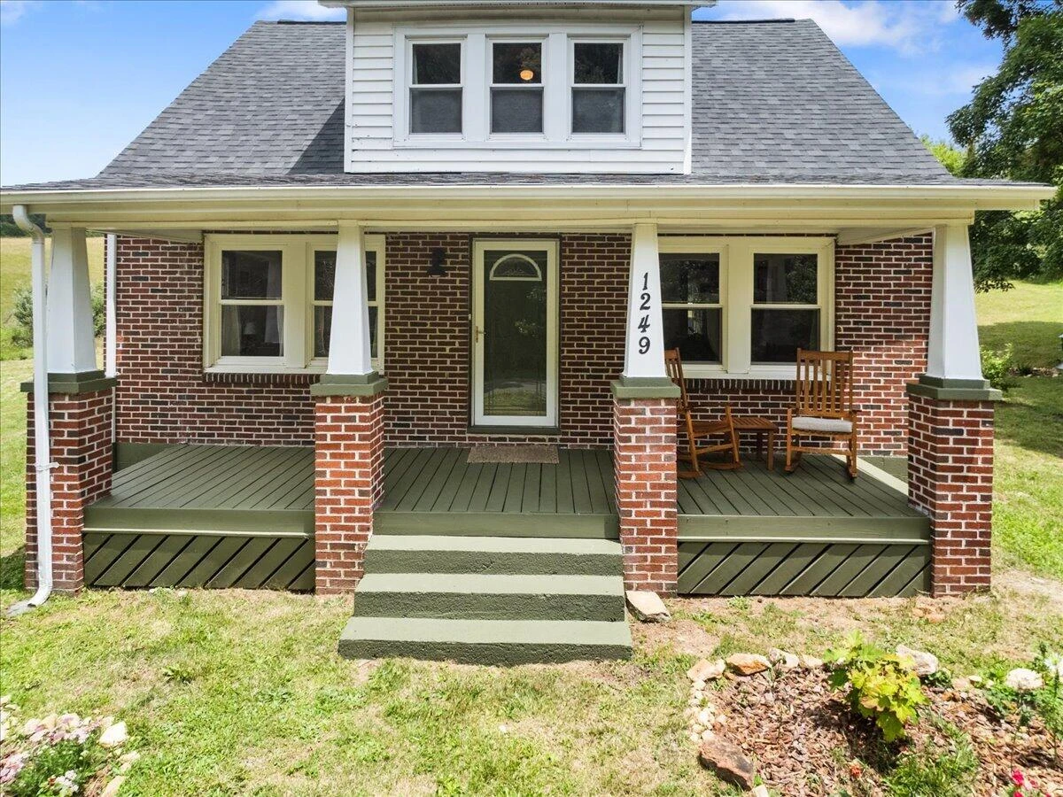1249 Easy DR NW - Photo 6