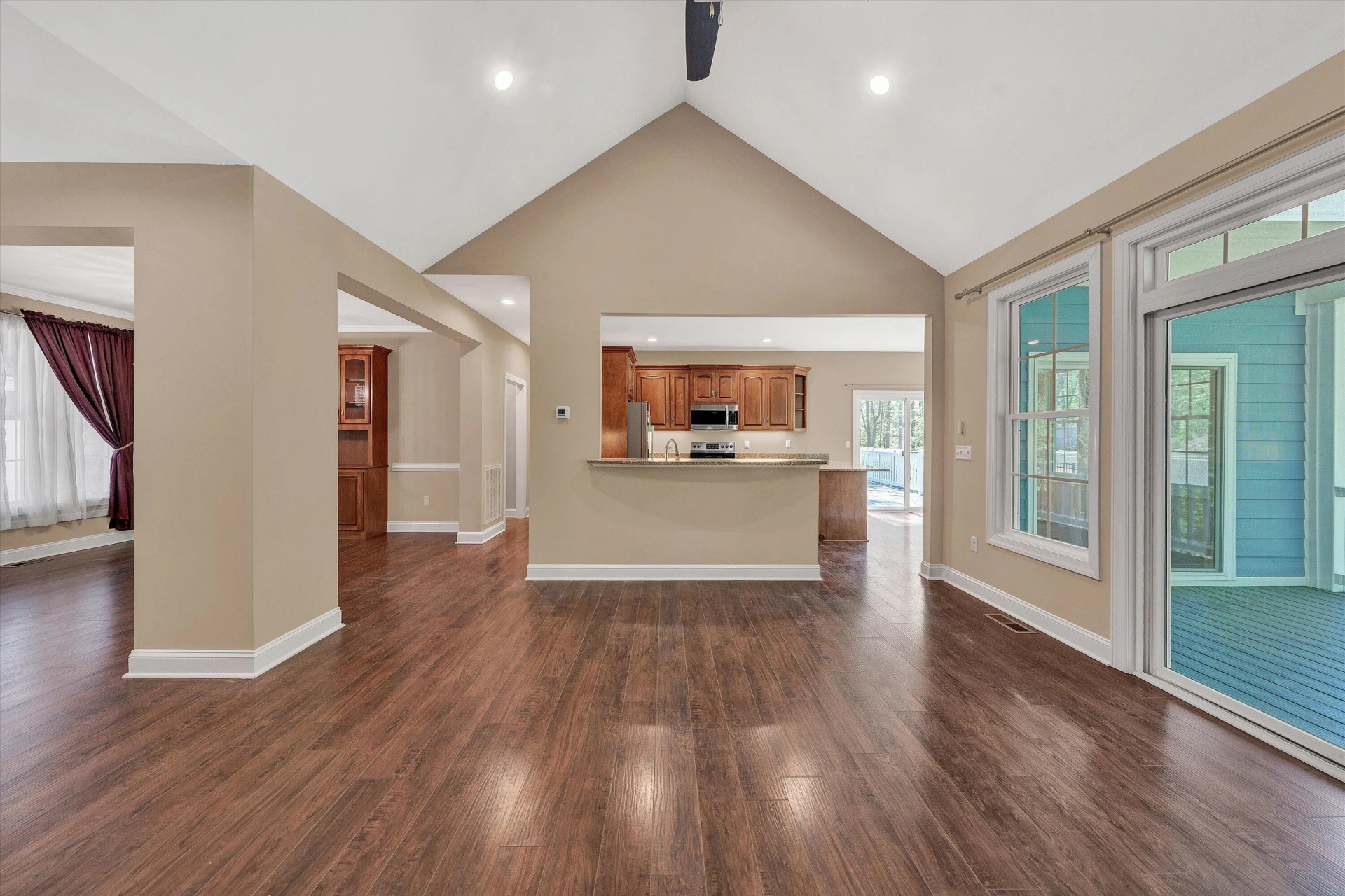 165 Peninsula DR - Photo 10