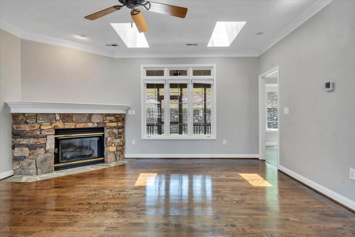 2512 Oak Ridge LN - Photo 12