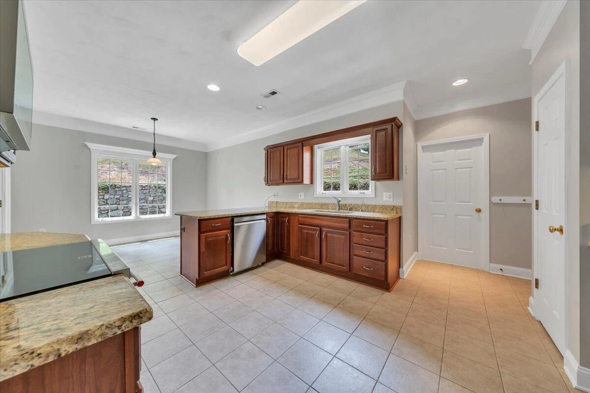 2512 Oak Ridge LN - Photo 14