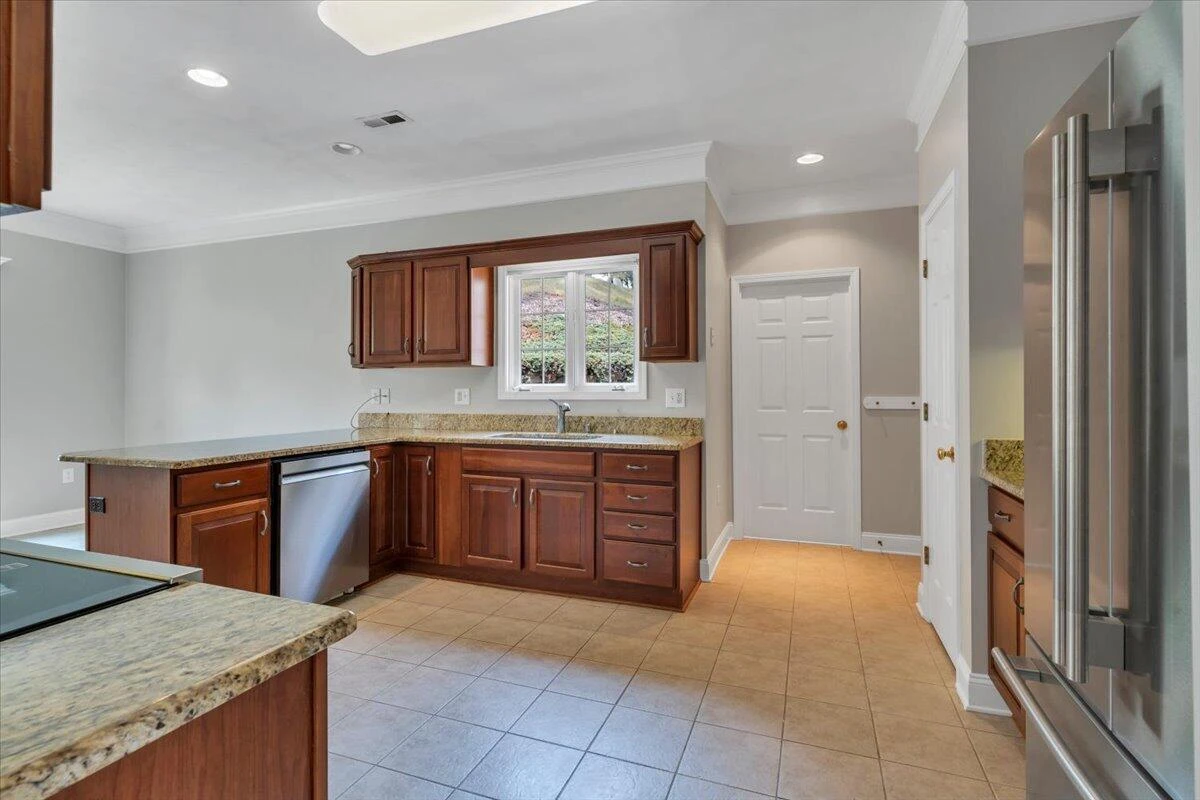 2512 Oak Ridge LN - Photo 15