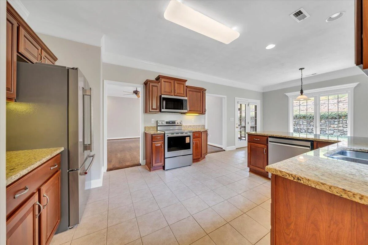 2512 Oak Ridge LN - Photo 17