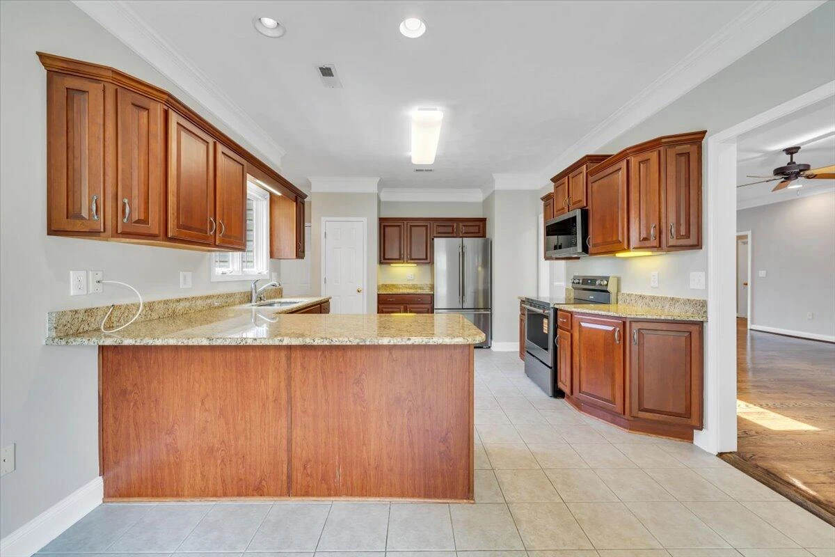 2512 Oak Ridge LN - Photo 19